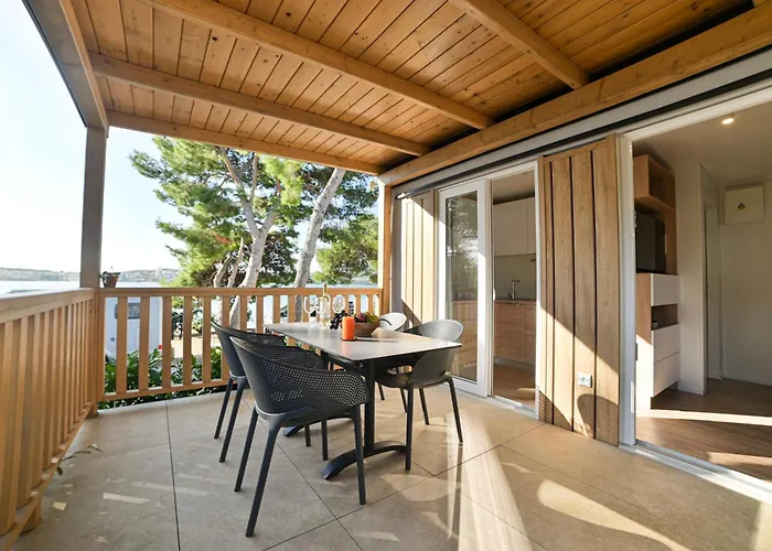 Kamp Rozac 假日公园 特罗吉尔