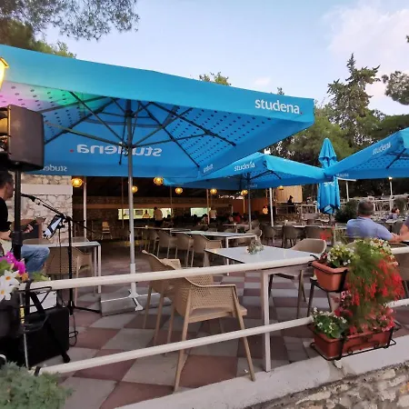 Kompleks wypoczynkowy Kamp Rozac 3*